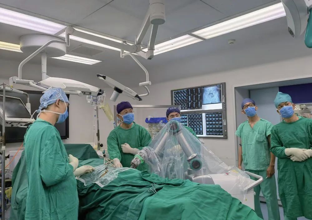 骨科手术机器人推动医疗同质化发展——专访北京积水潭医院院长蒋协远